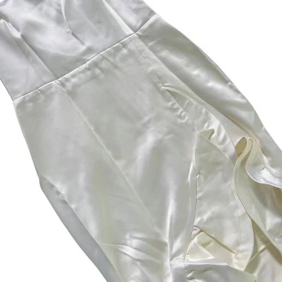 Bronx and Banco Paros‎ Gown in White - Picture 5 of 16